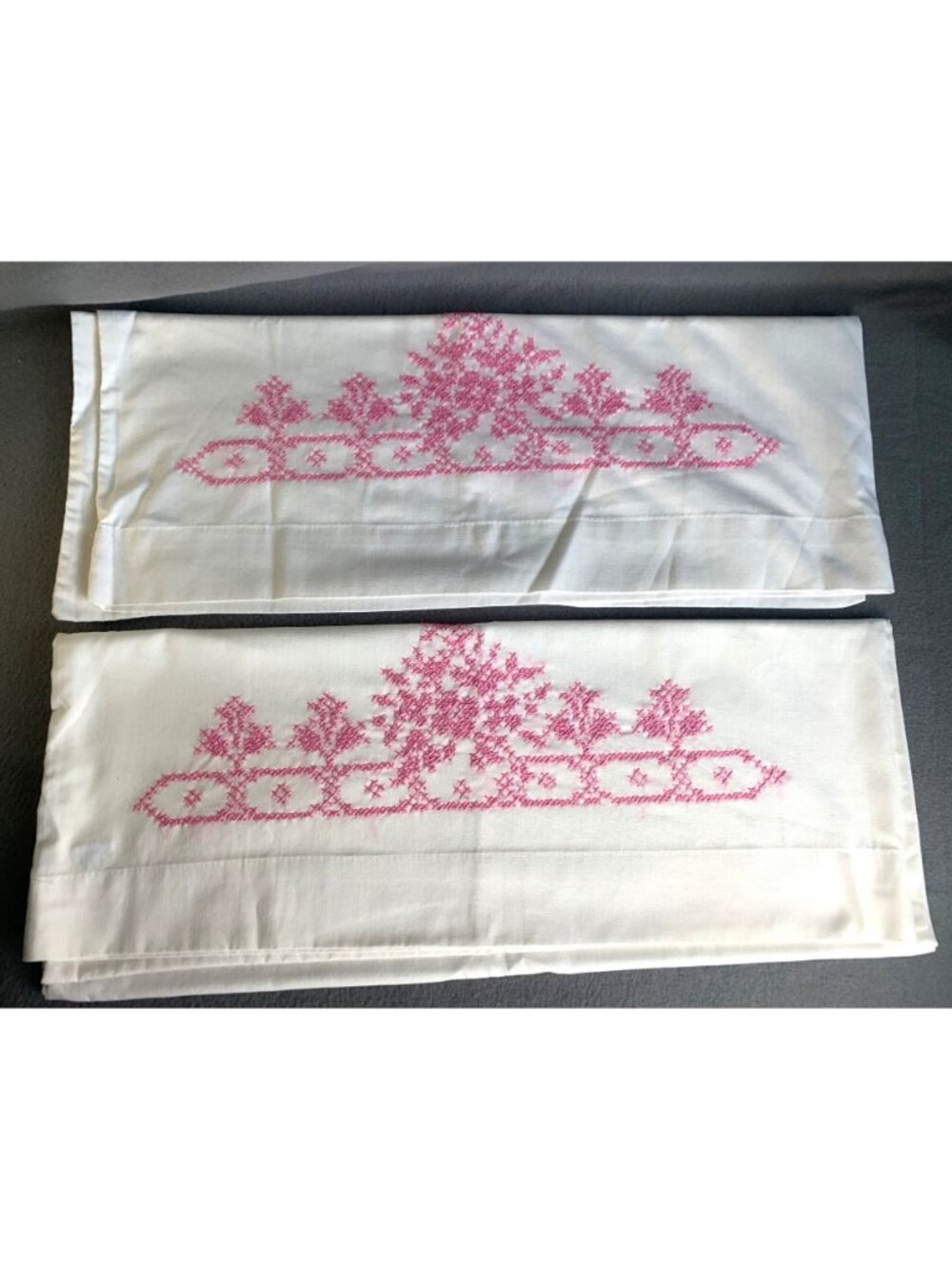 Vintage Hand Embroidered Pillowcases Set White Cotton with Pink Floral Design Be - Picture 8 of 12